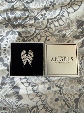 Victoria's Secret Silver Crystal Angel Wing Pin
